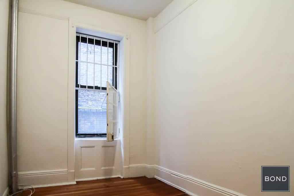 4 110 - Photo 3 of 4