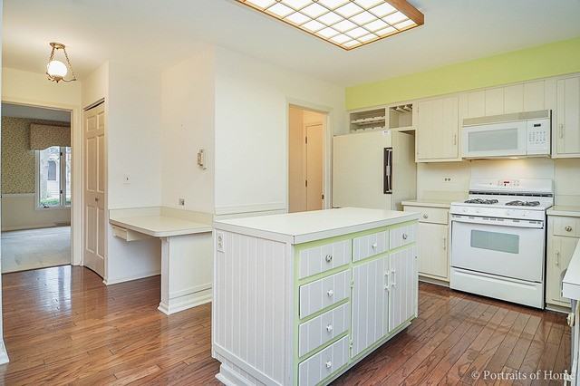 1316 Royal St George Dr - Photo 3 of 13