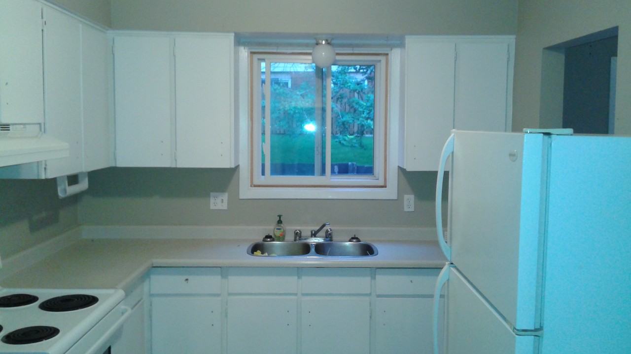 449 Griffith St - Photo 3 of 4