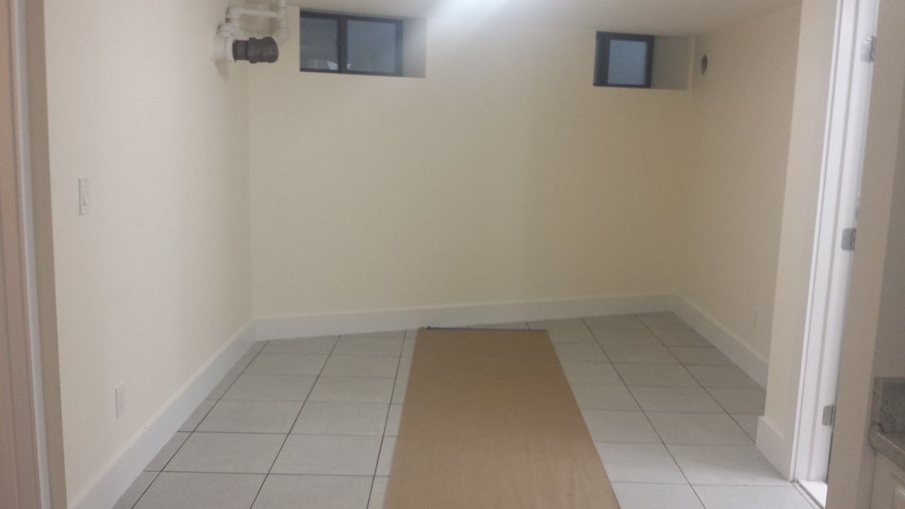 287 E North St - Photo 2 of 4