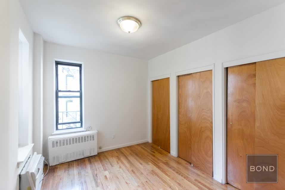 417 E 65th S - Photo 3 of 5