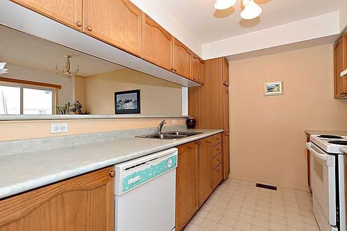 569 Neighbourhood Way - Photo 5 of 10