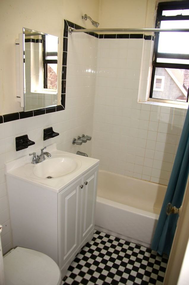 59-16 Woodside Ave - Photo 2 of 16