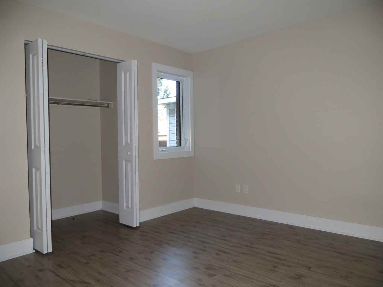 245 Laurier Ave W - Photo 2 of 4