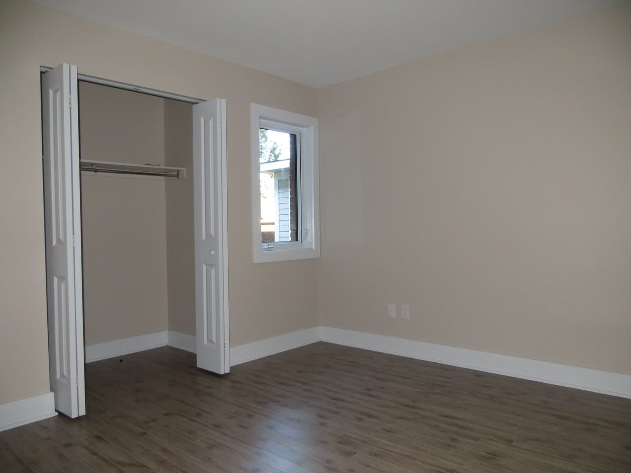 189 E 4th St - Photo 2 of 4