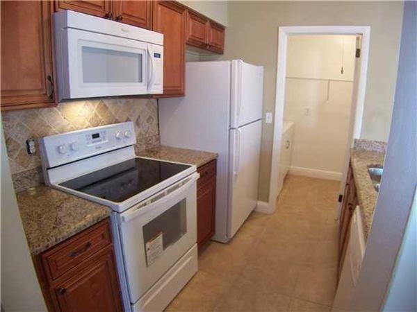 302 Cornell Dr - Photo 3 of 6