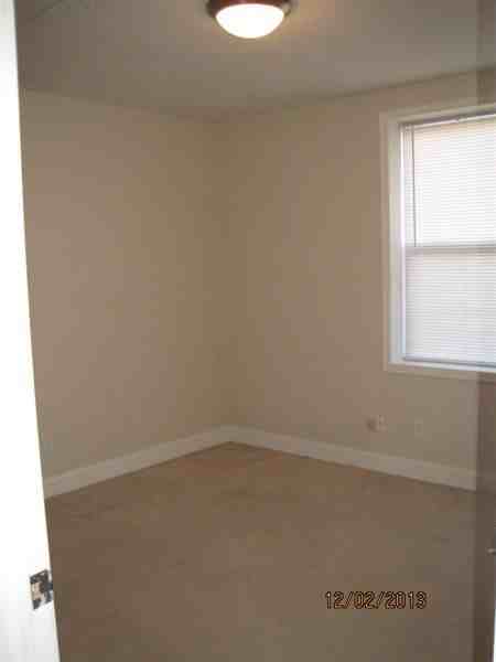 526 S Shiawassee St - Photo 2 of 7