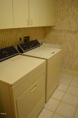 230 Eagle Dr - Photo 2 of 6