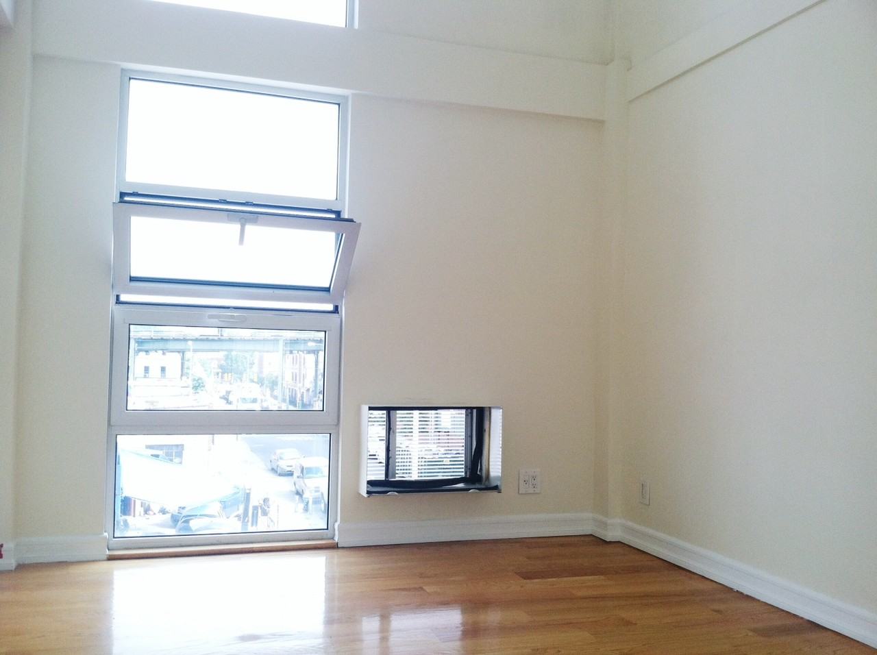 982 Willoughby Ave #2A - Photo 2 of 7