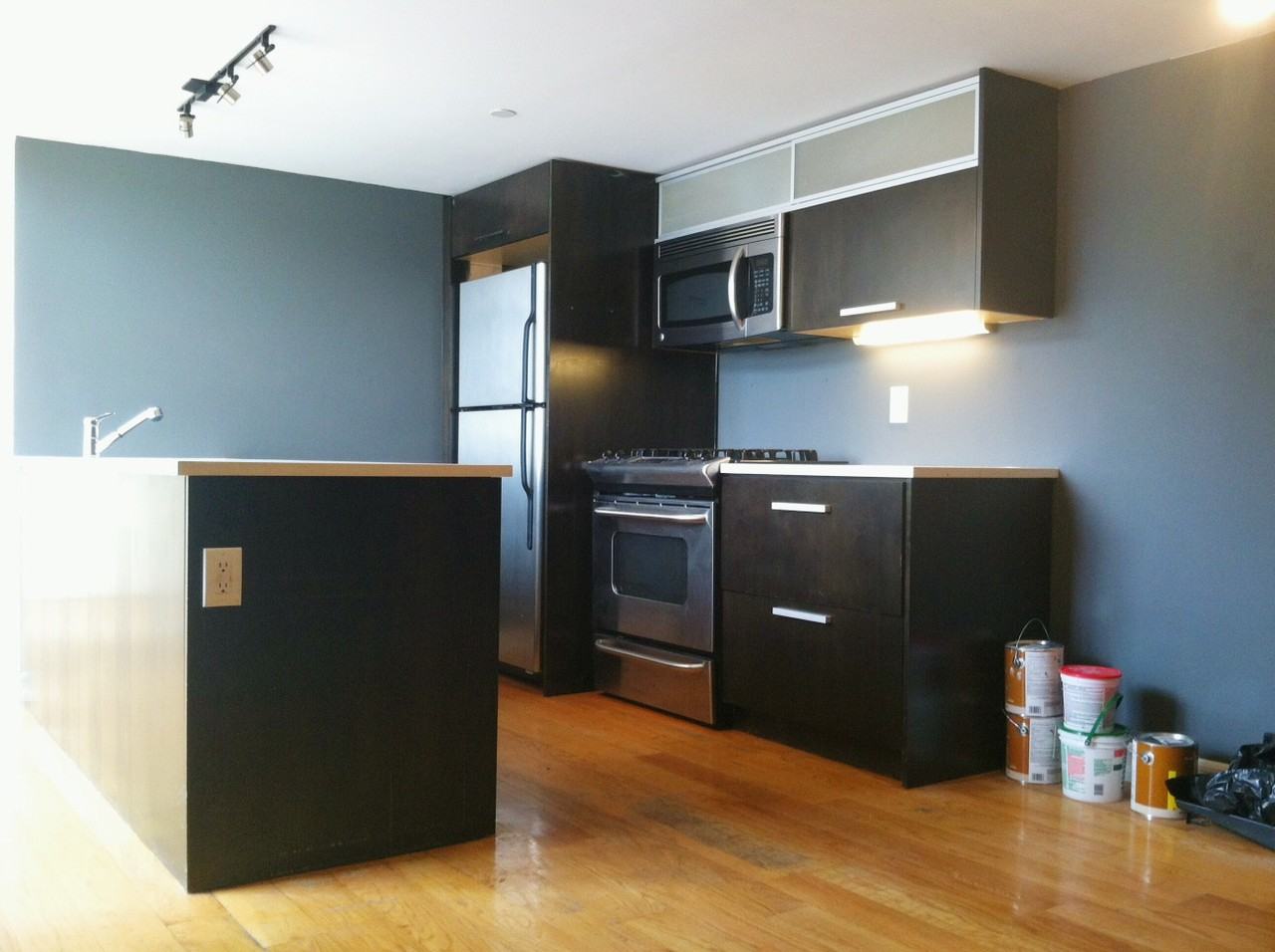 982 Willoughby Ave #2A - Photo 3 of 7