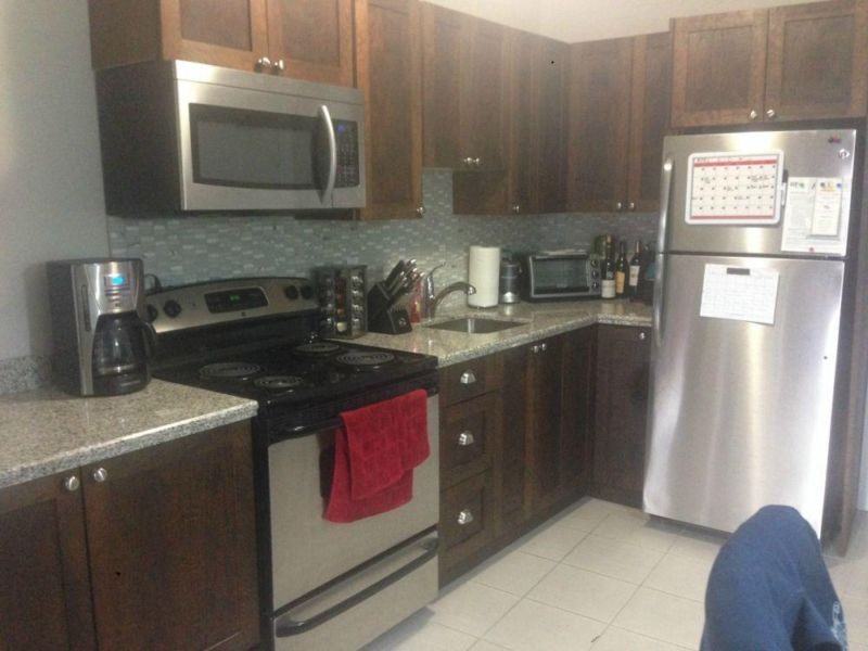 24 John St N - Photo 2 of 4