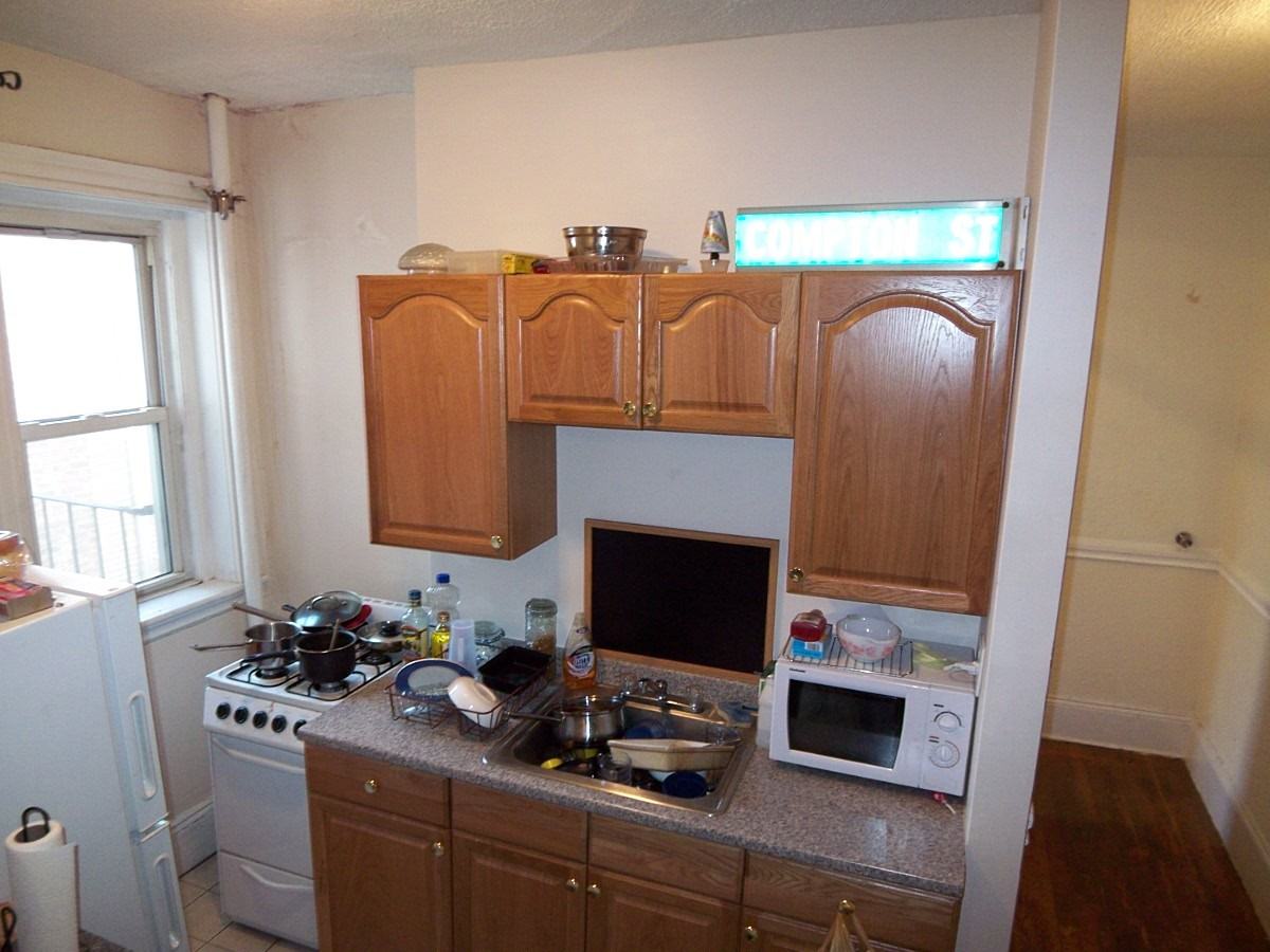 105 Peterborough St - Photo 2 of 4