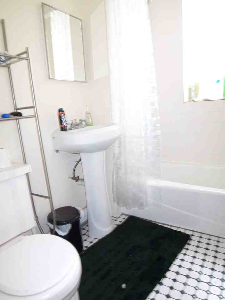 105 Peterborough St - Photo 3 of 4