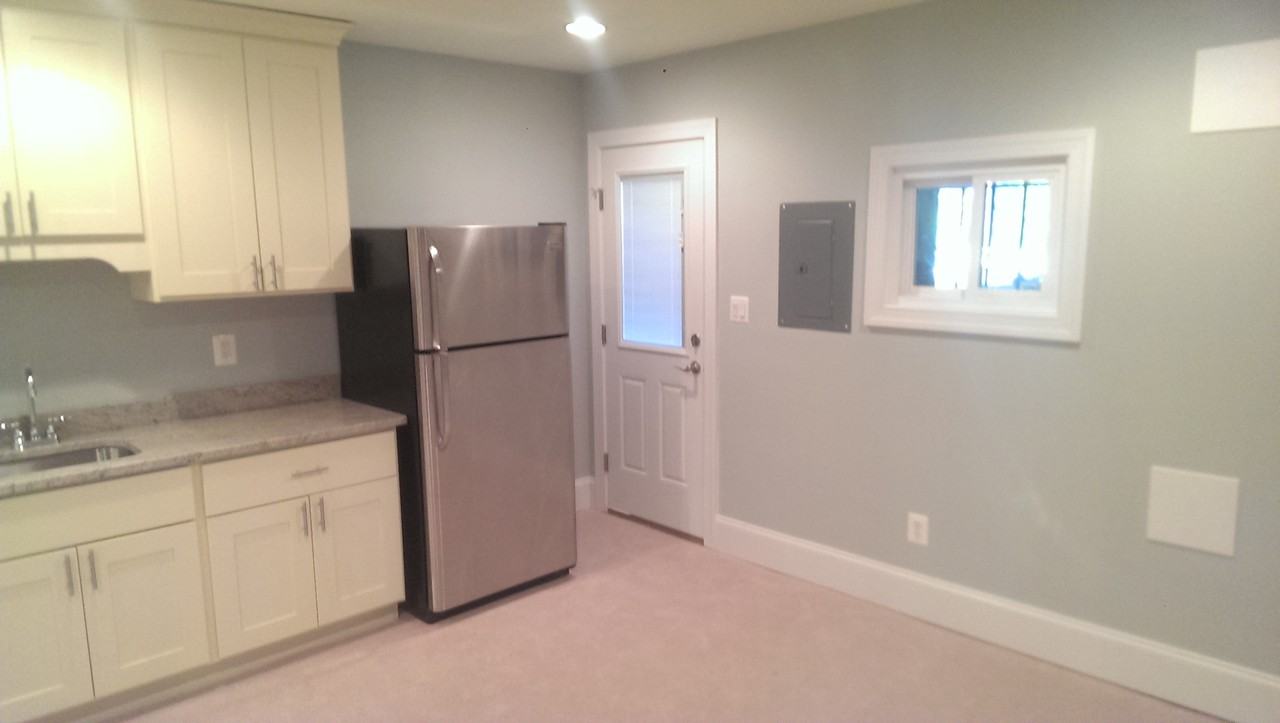 531 NE Irving St - Photo 2 of 5