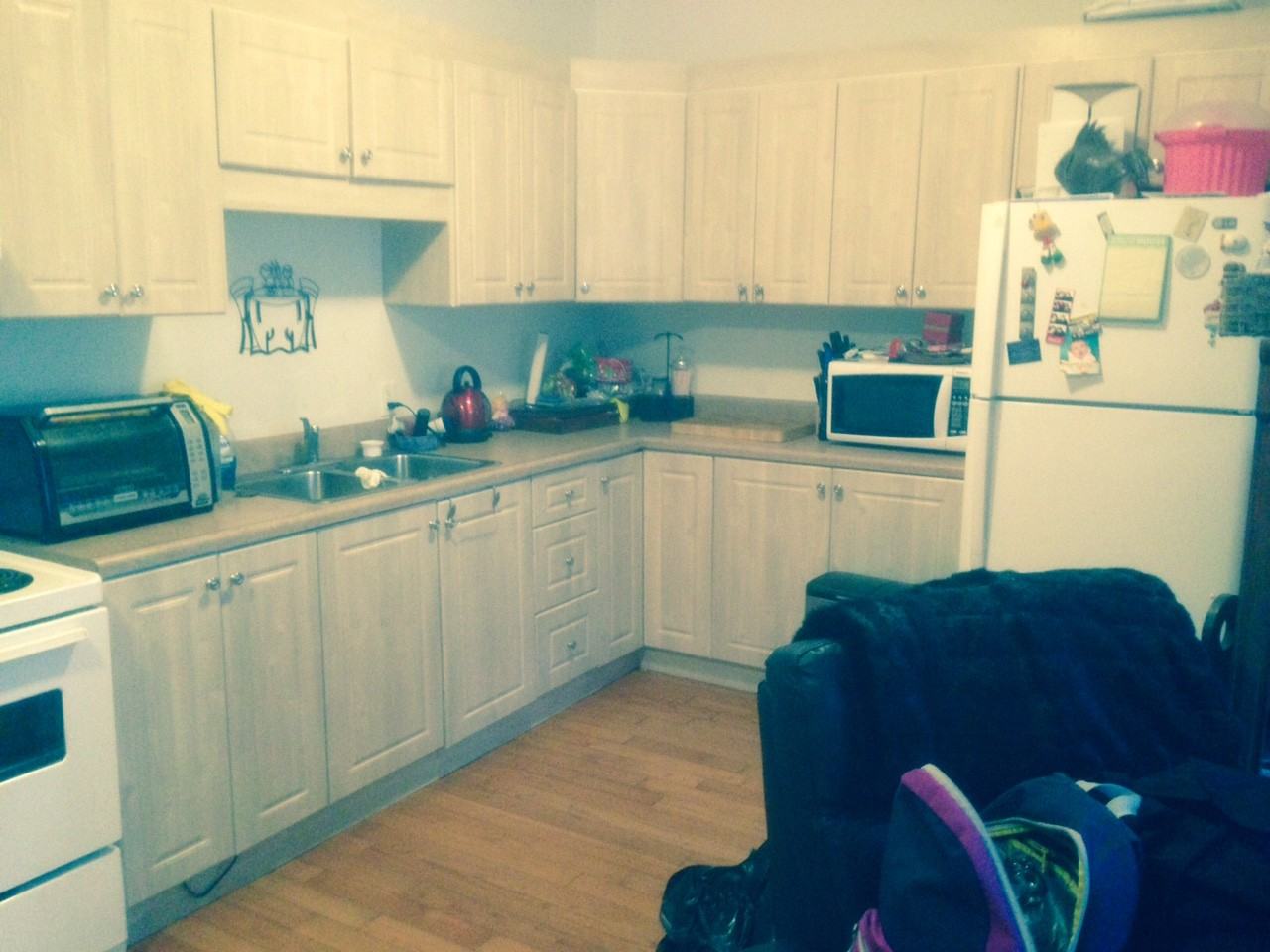 1661 Dufferin St - Photo 3 of 10