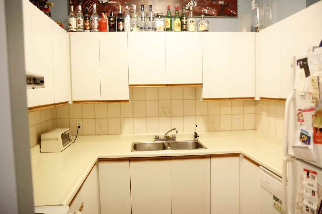 150 Beverley St - Photo 2 of 13