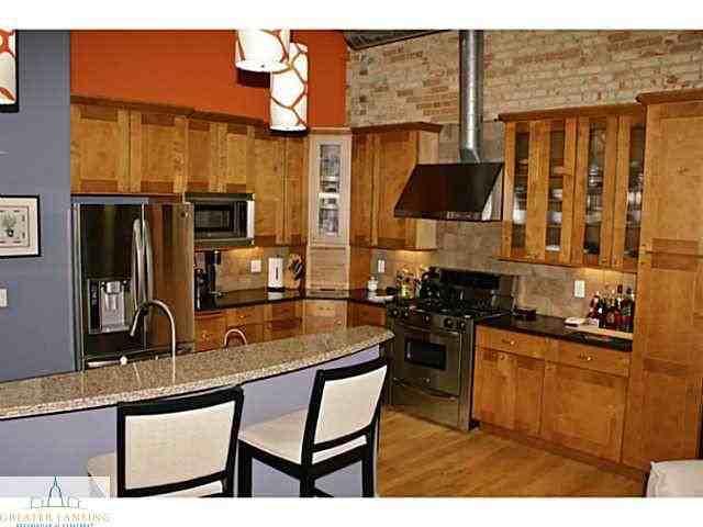 214 E Washington St #4 - Photo 2 of 5