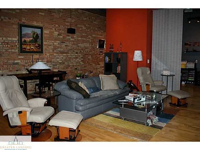 214 E Washington St #4 - Photo 3 of 5