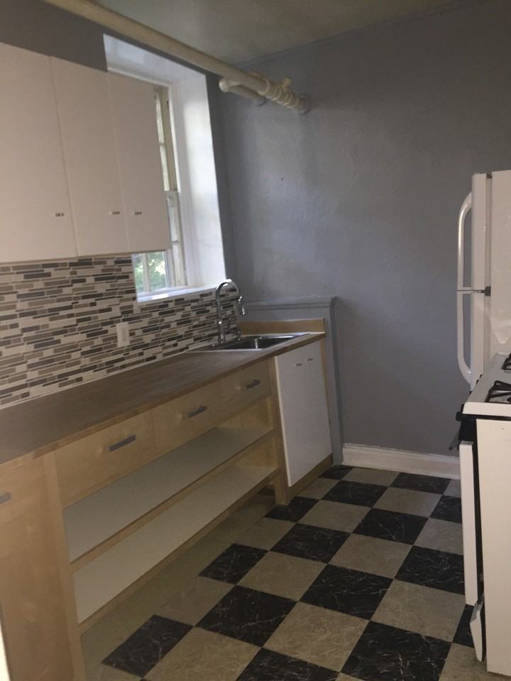 1813 South Road #B - Photo 3 of 10