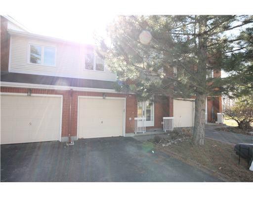 1 Maple Ridge Crescent #F - Photo 3 of 9