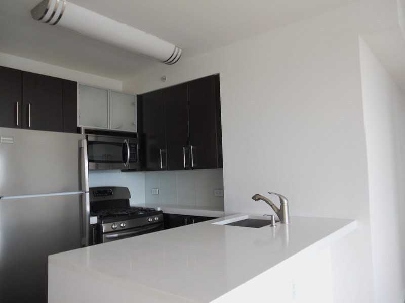 279 W 37th St - Photo 2 of 4