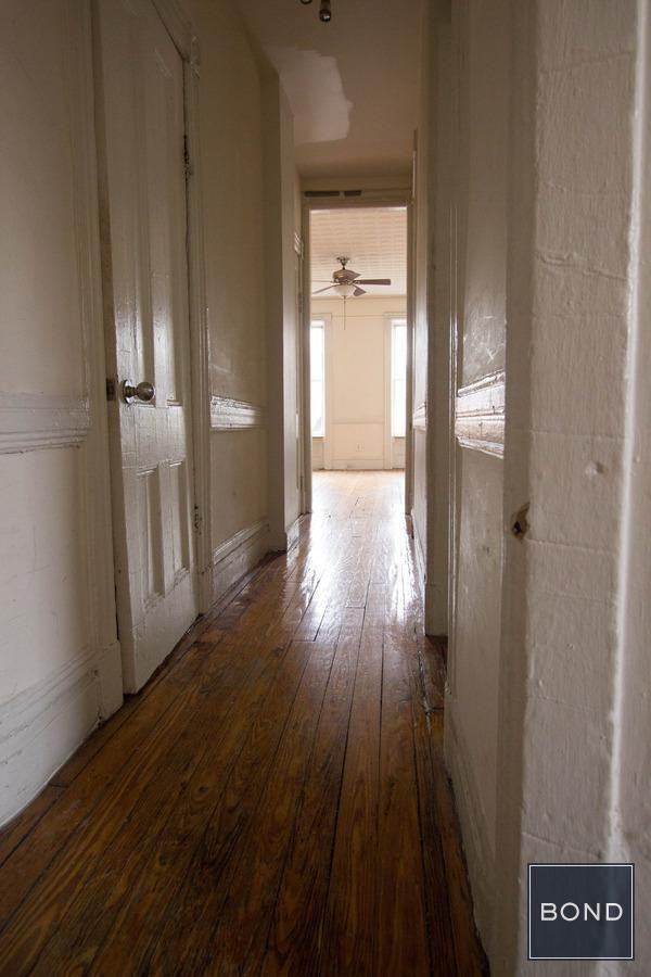 60 Bethune St - Photo 2 of 4