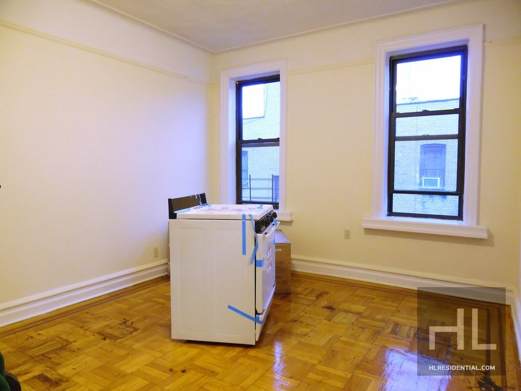 134 E Clarkson Ave #E03 - Photo 3 of 5