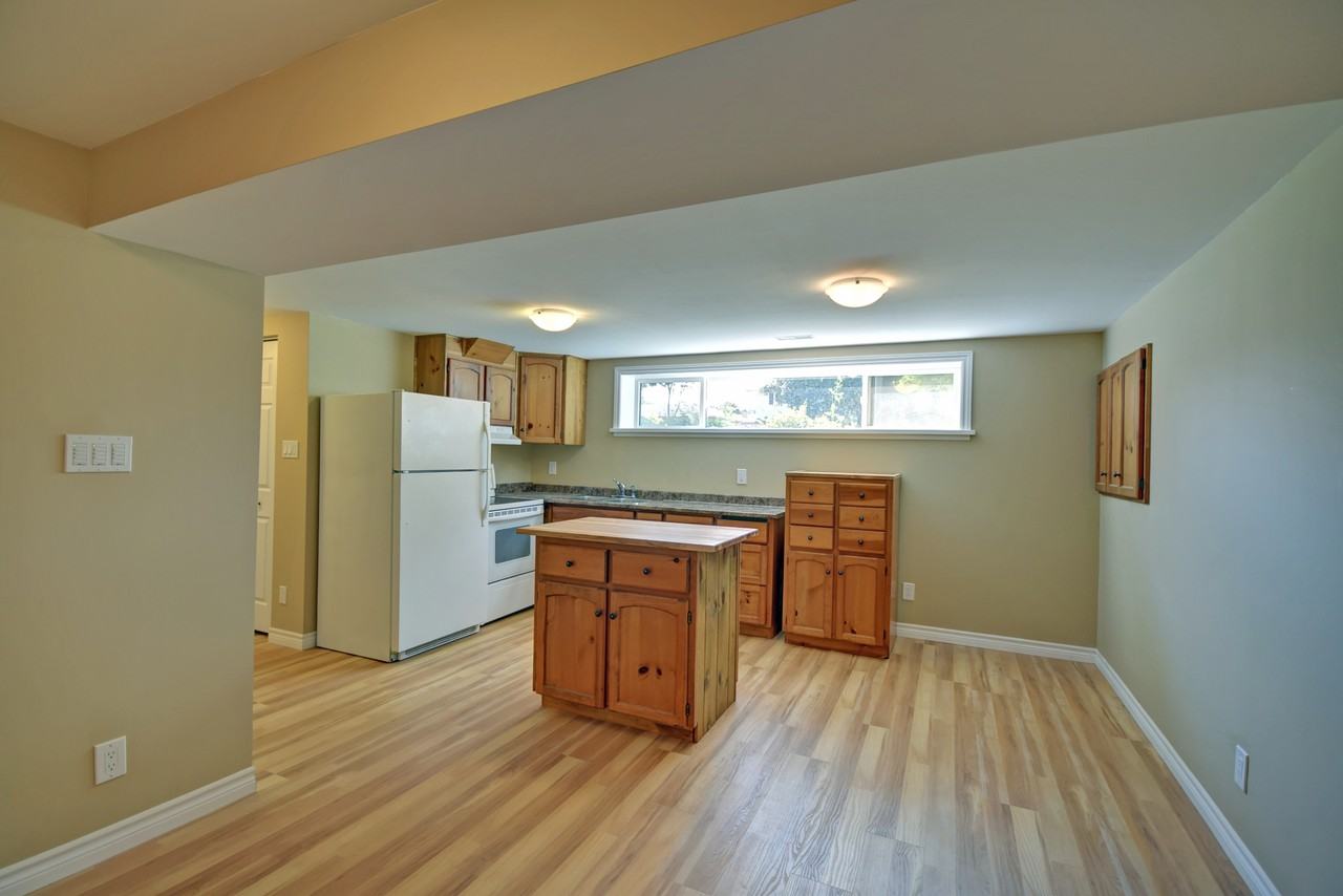 12 Oakhurst Crescent - Photo 2 of 9