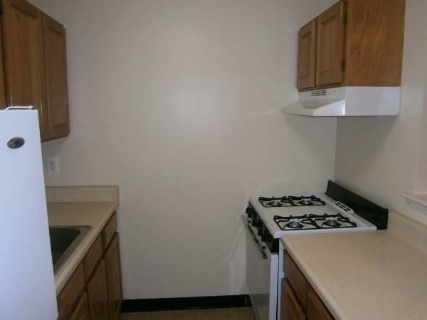 94 Marion St - Photo 3 of 5