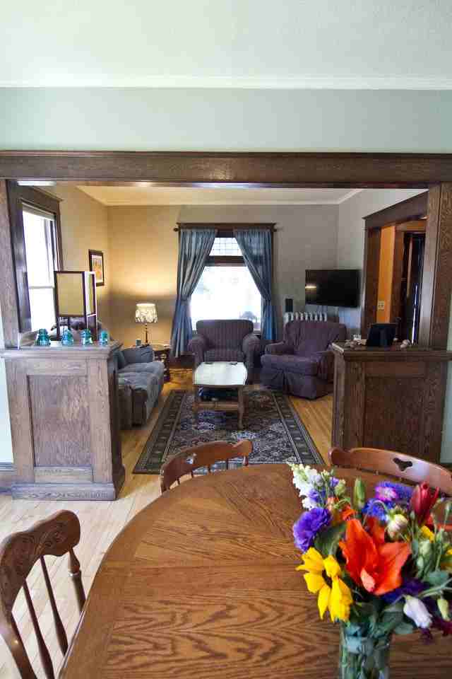 3245 22nd Ave S - Photo 2 of 10