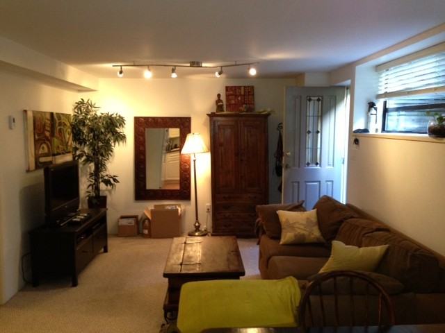 1091 Canyon Blvd - Photo 2 of 4