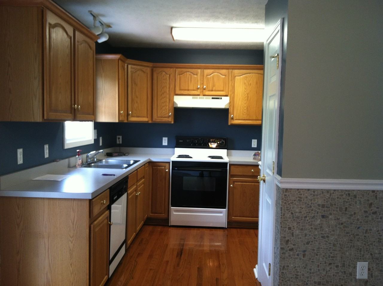312 Sandstone Dr - Photo 2 of 11