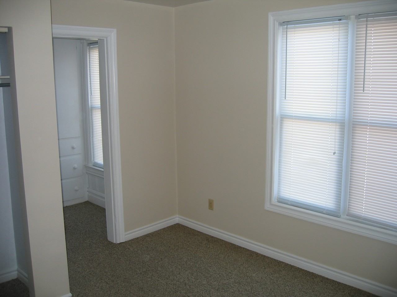 4905 St Lawrence Ave #3 - Photo 3 of 6