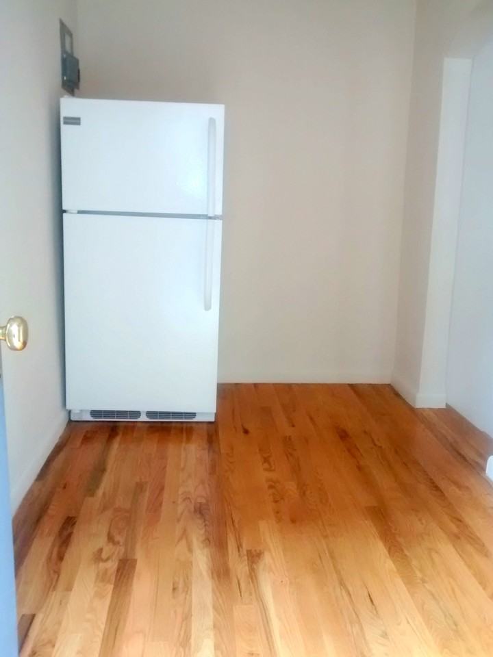 2070 Grand Concourse - Photo 3 of 9