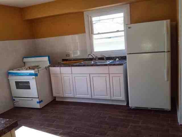 116 S Caryl Ave - Photo 2 of 5