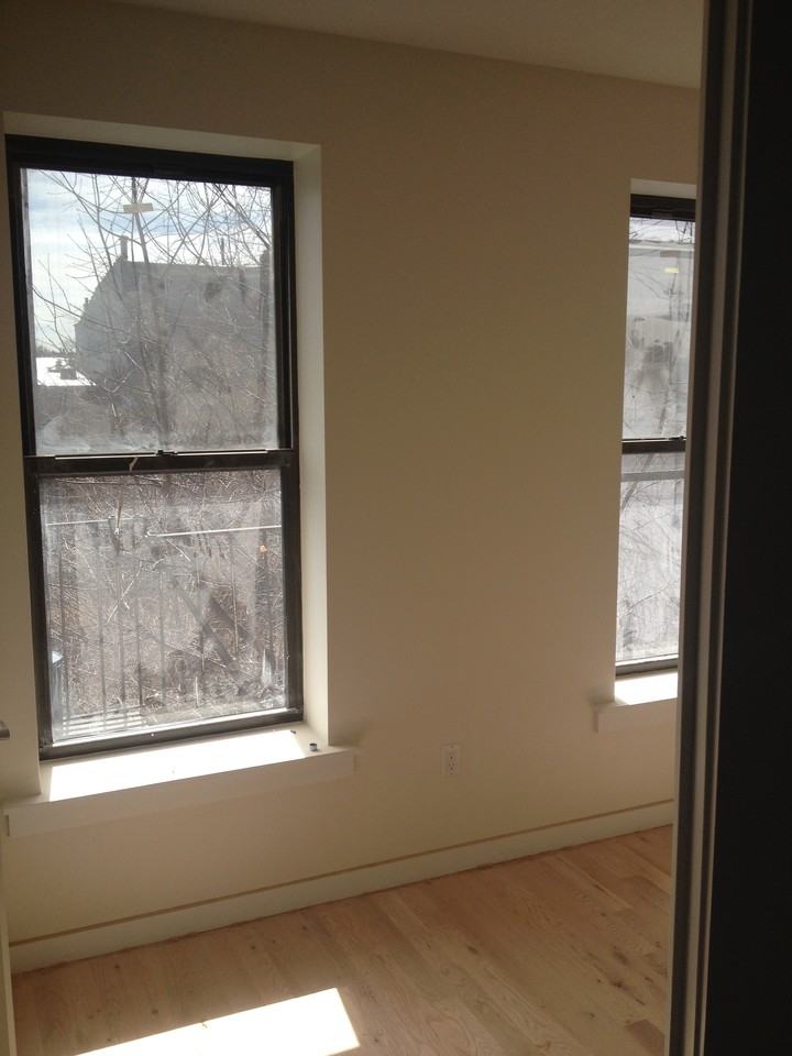740 Jefferson - Photo 3 of 6