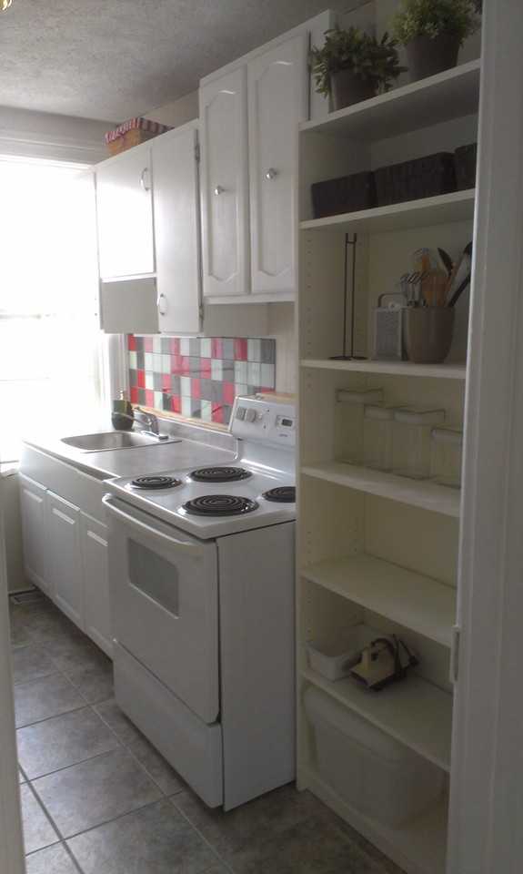 578 Harvey St - Photo 3 of 6