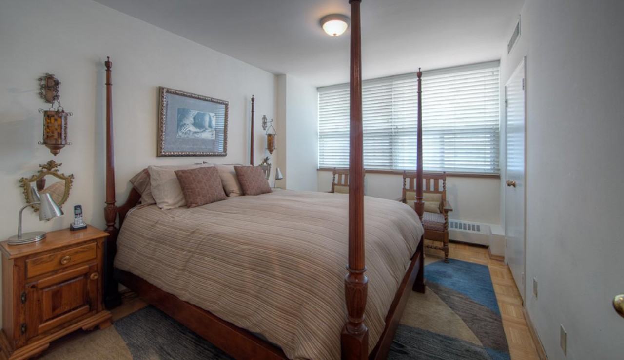 40 Alexander St - Photo 2 of 3