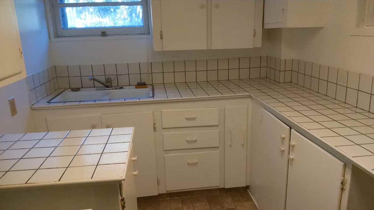 1632 9 St NW - Photo 2 of 7