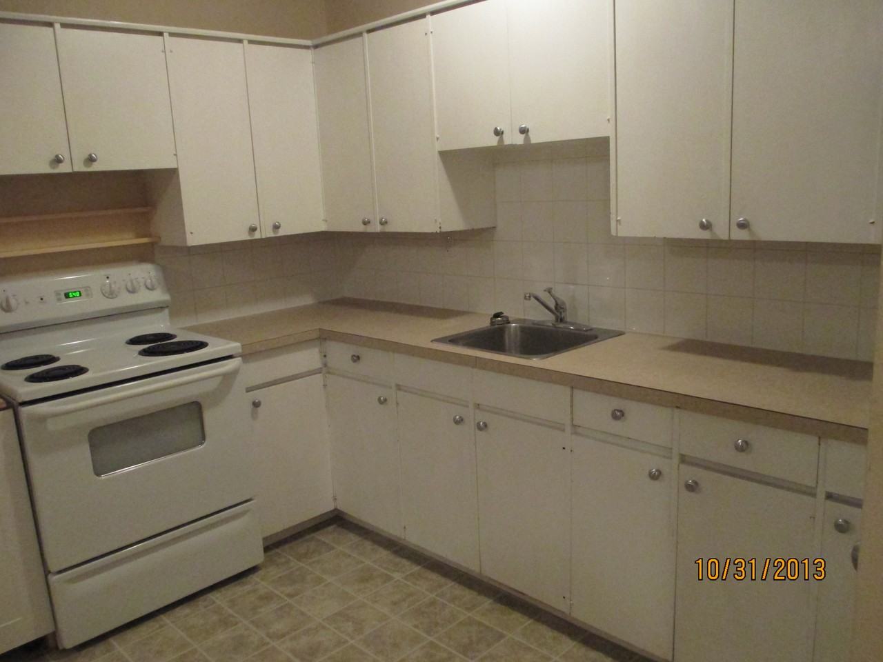 7722 34 Ave NW #7722B - Photo 3 of 8