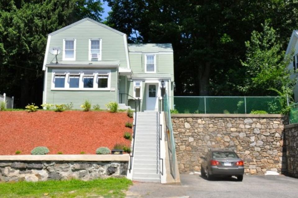 579 Chandler St #1 - Photo 2 of 5