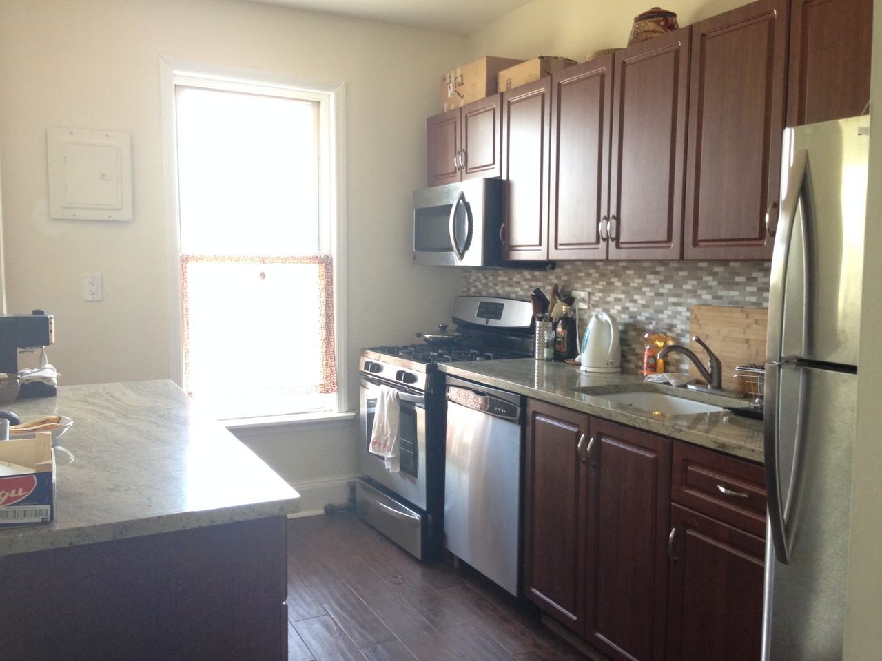 529 Bainbridge St - Photo 2 of 4