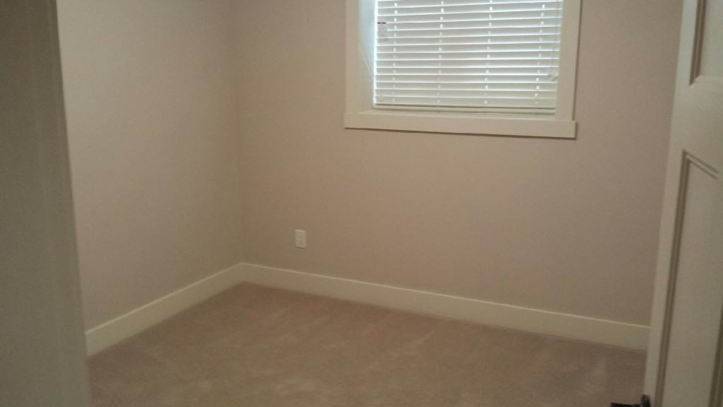 174 174 St - Photo 3 of 6