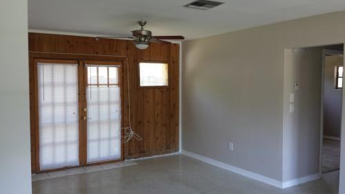 627 Superior Ave - Photo 2 of 4