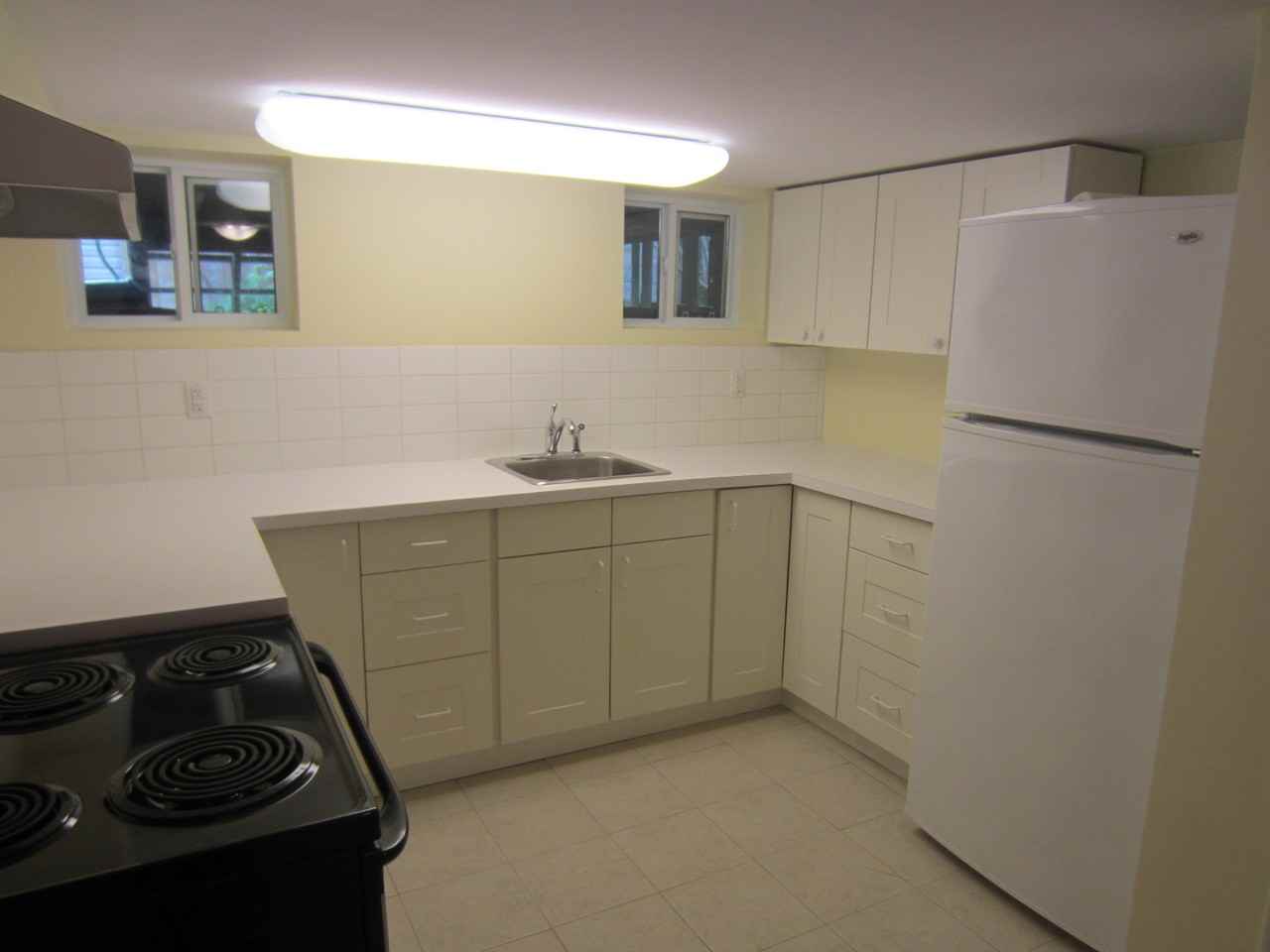 66 Kenwood Ave - Photo 2 of 7