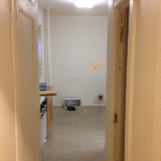 800 E 14th St - Photo 2 of 8