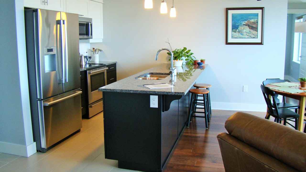 31 Kings Wharf Pl #703 - Photo 2 of 7
