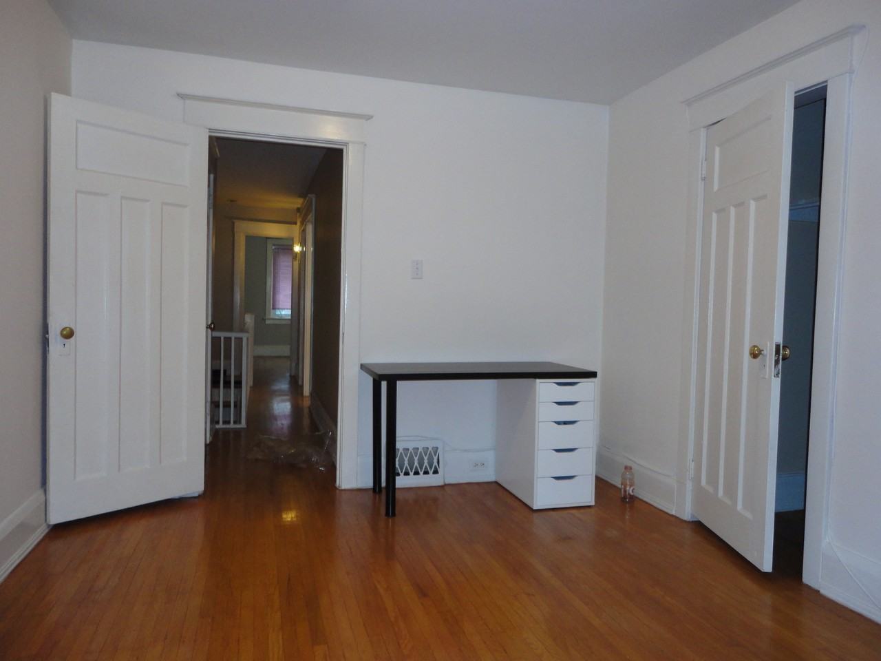 952 Broadview Ave - Photo 2 of 4