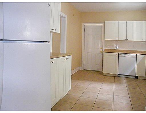 391 Sunnyside Ave - Photo 3 of 9