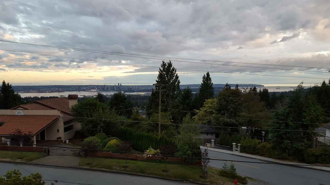 390 Monteray Ave - Photo 2 of 10